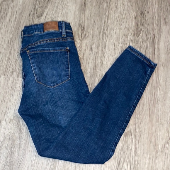 Tahari Denim - 🌺Tahari Kelly Classic Skinny Jeans